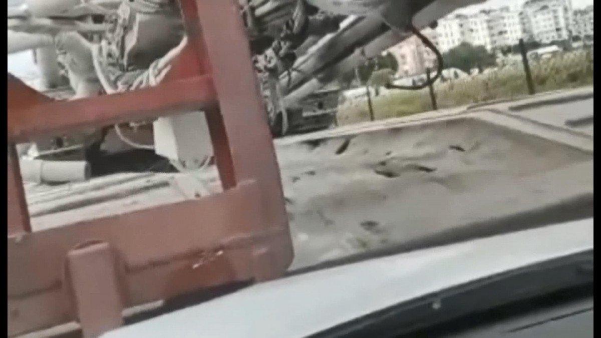 Maltepe'de tır şoförü, kavga ettiği otomobil sürücüsünü ezmeye çalıştı