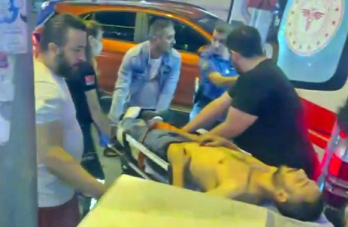 Antalya'da iki kişinin kavgasına dahil oldu, kasığından bıçaklandı