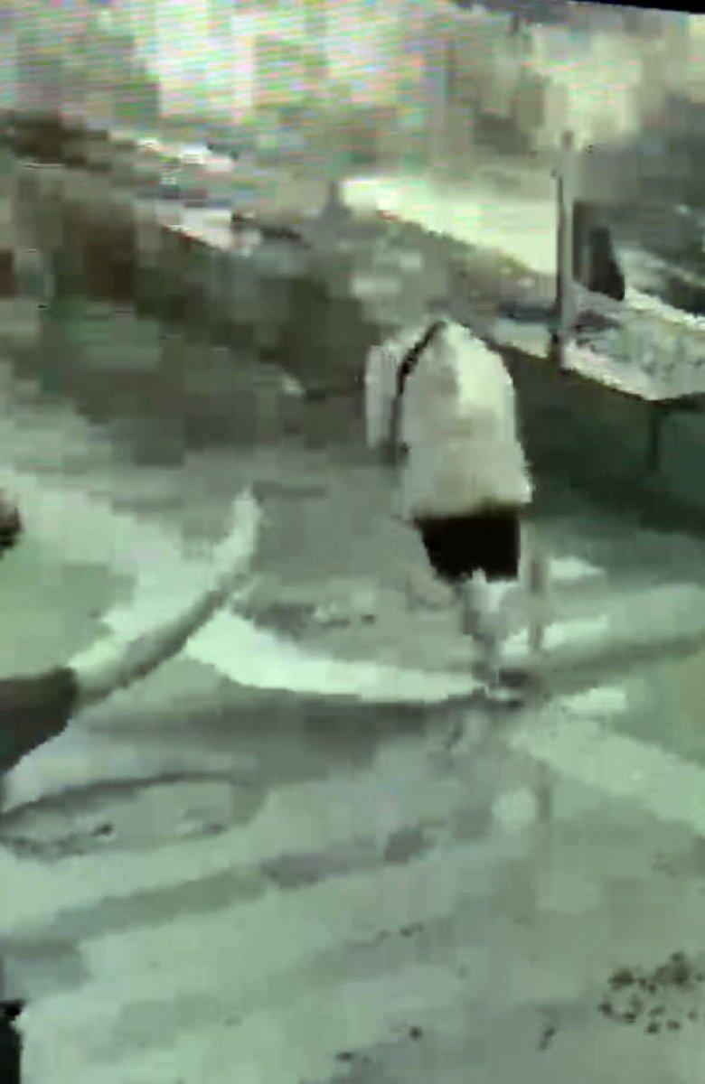 Antalya'da iki kişinin kavgasına dahil oldu, kasığından bıçaklandı