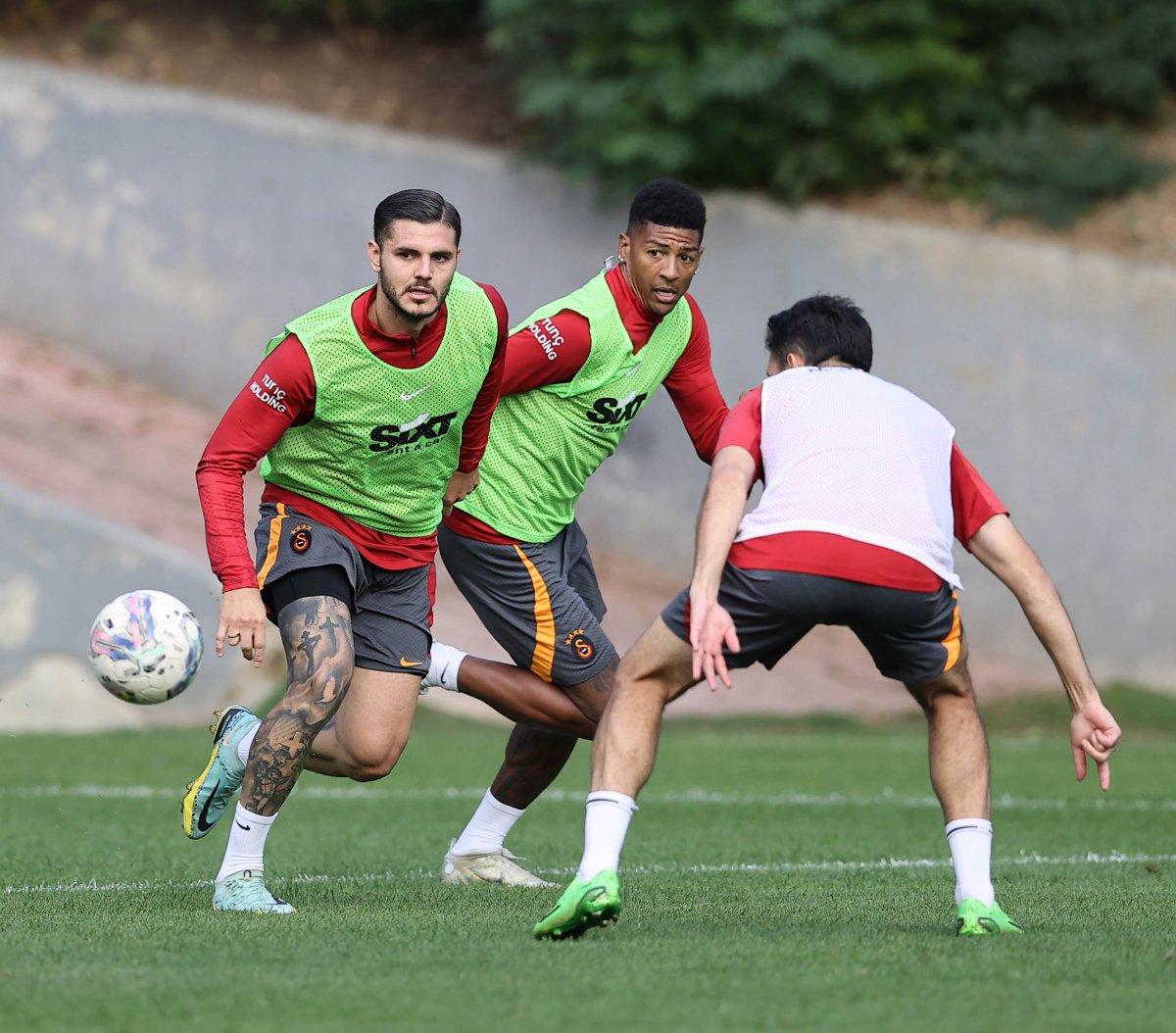 Mauro Icardi'den Okan Buruk'a mesaj