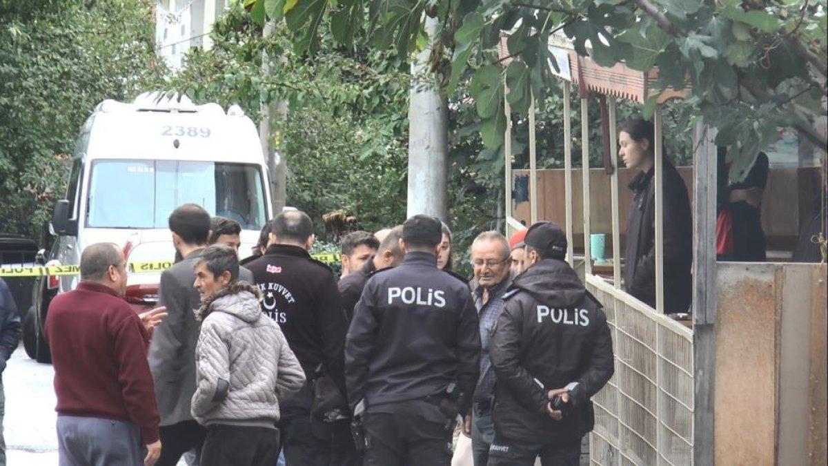 Kocaeli'de evde çıkan yangında bir genç kız hayatını kaybetti