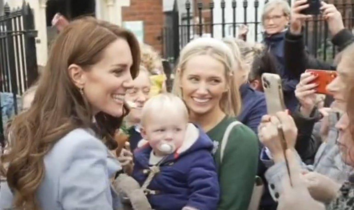 Kate Middleton'a İrlanda ziyareti sırasında tepki