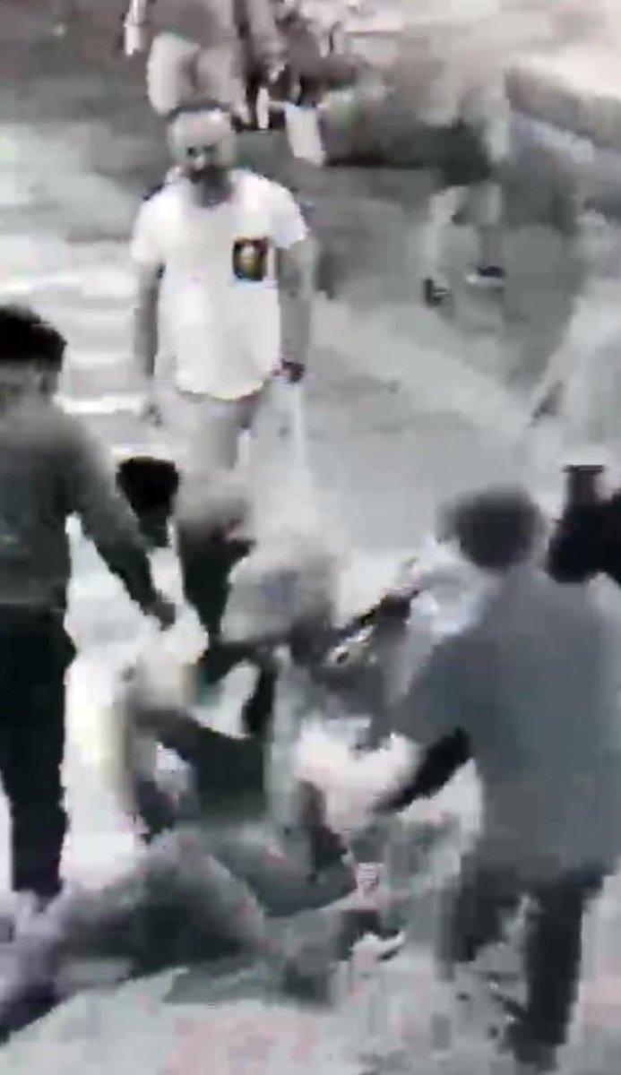 Antalya'da iki kişinin kavgasına dahil oldu, kasığından bıçaklandı