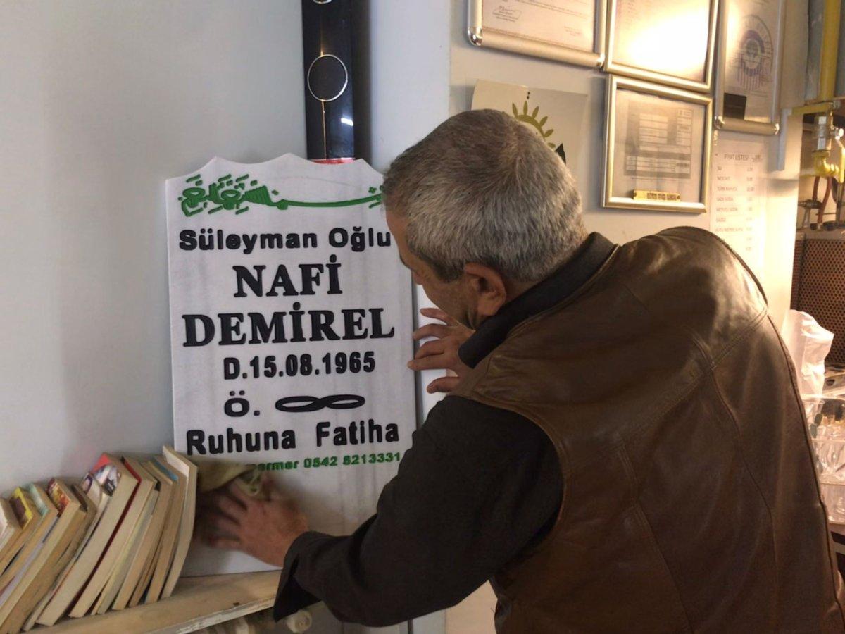 Eskişehir'de rüyasından etkilenen adam mezar taşını kendi elleriyle yaptırdı