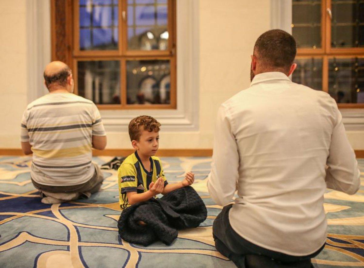 Mevlit Kandili yurt genelinde idrak edildi