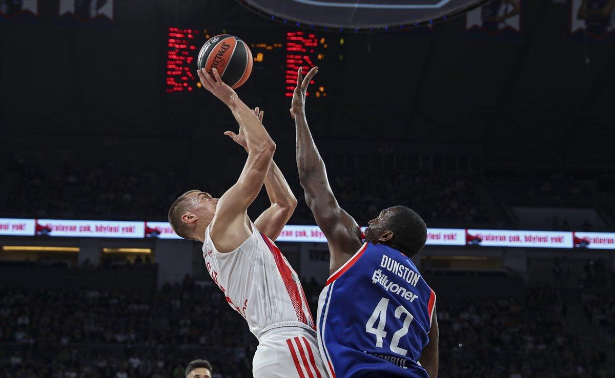 Anadolu Efes, Euroleague'e galibiyetle başladı