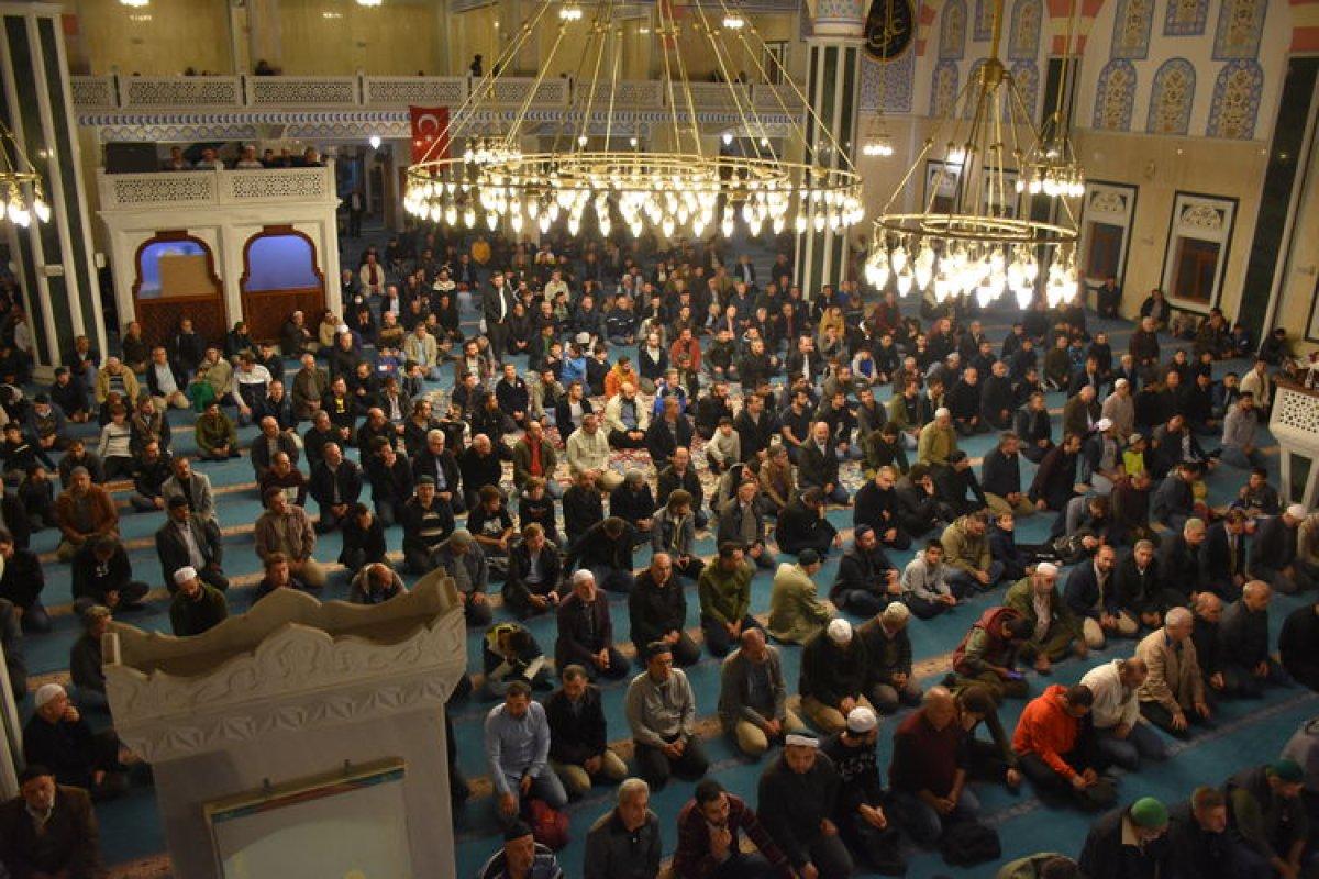 Mevlit Kandili yurt genelinde idrak edildi