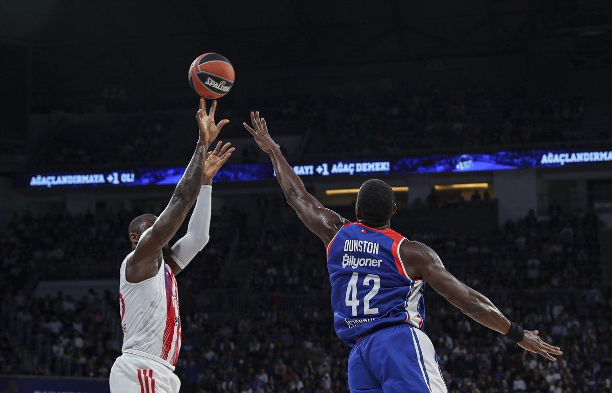 Anadolu Efes, Euroleague'e galibiyetle başladı