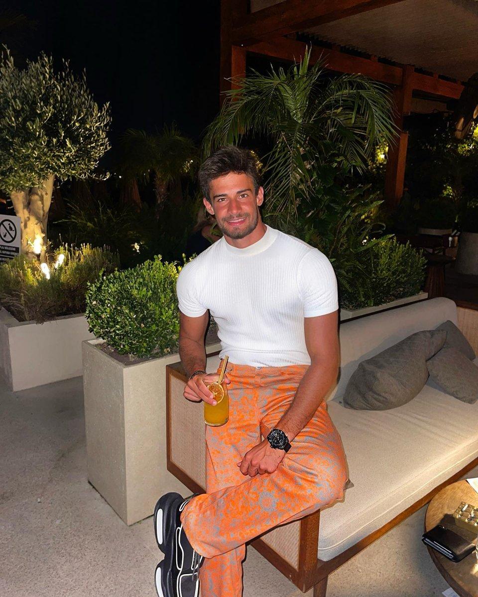 Batuhan Karacakaya, Ayşe Aslan ile aşk yaşıyor