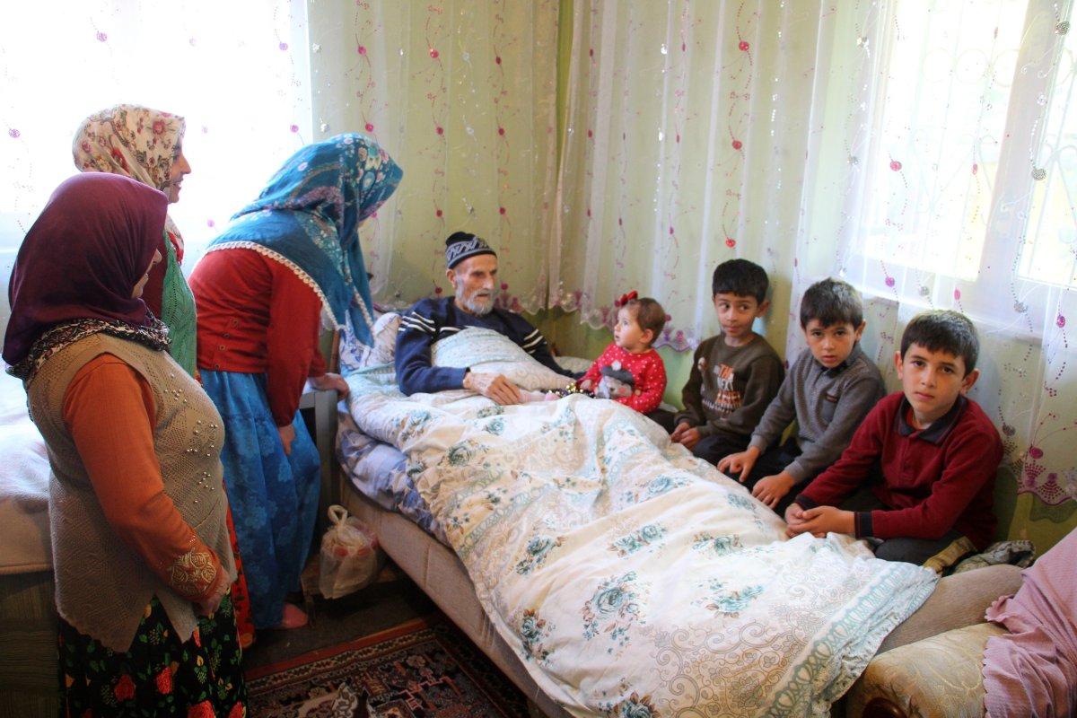 Sivas’ta 105 yaşındaki adam, torununun torunlarını gördü