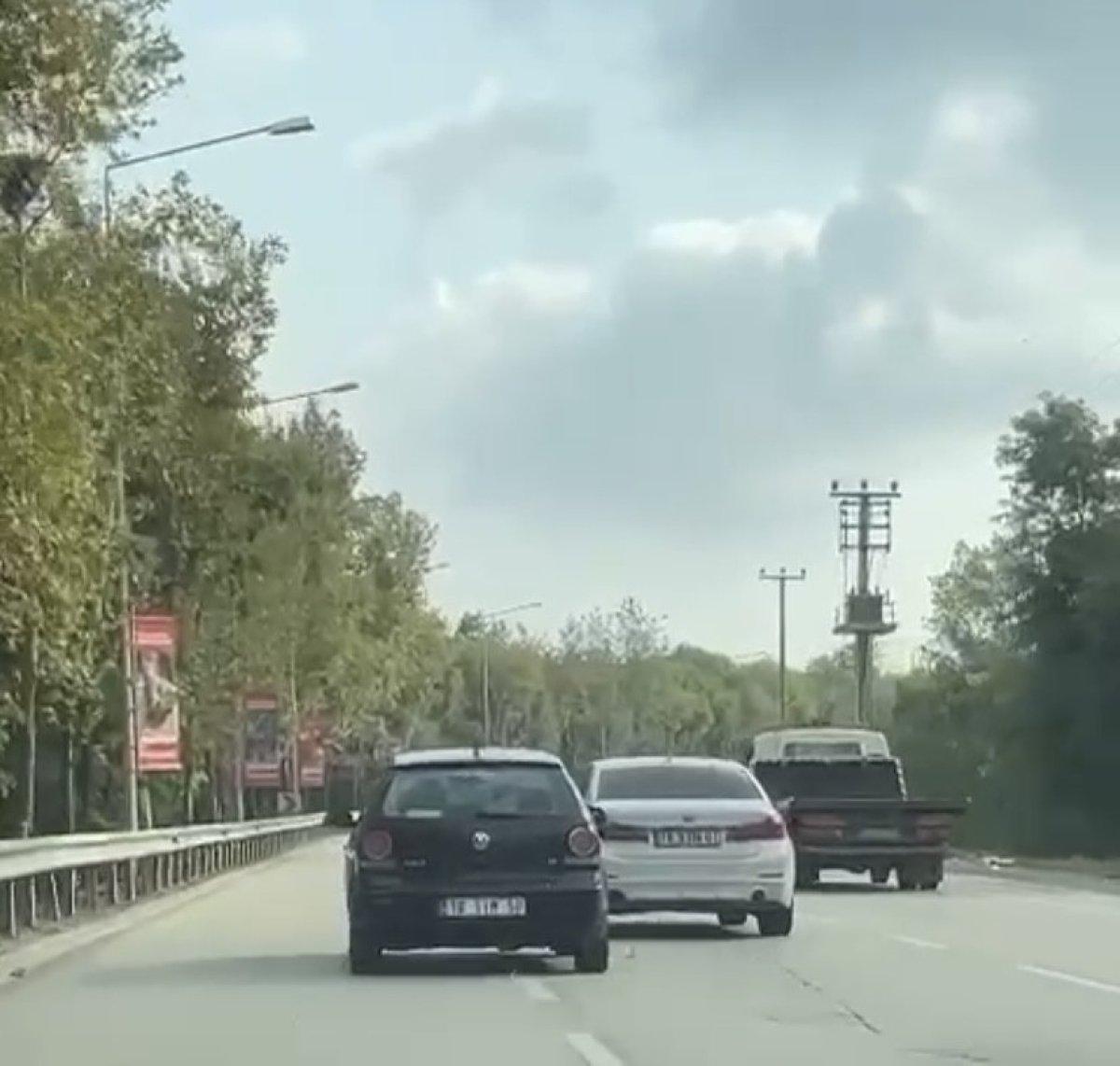 Bursa'da hatalı sollama kazayı getirdi