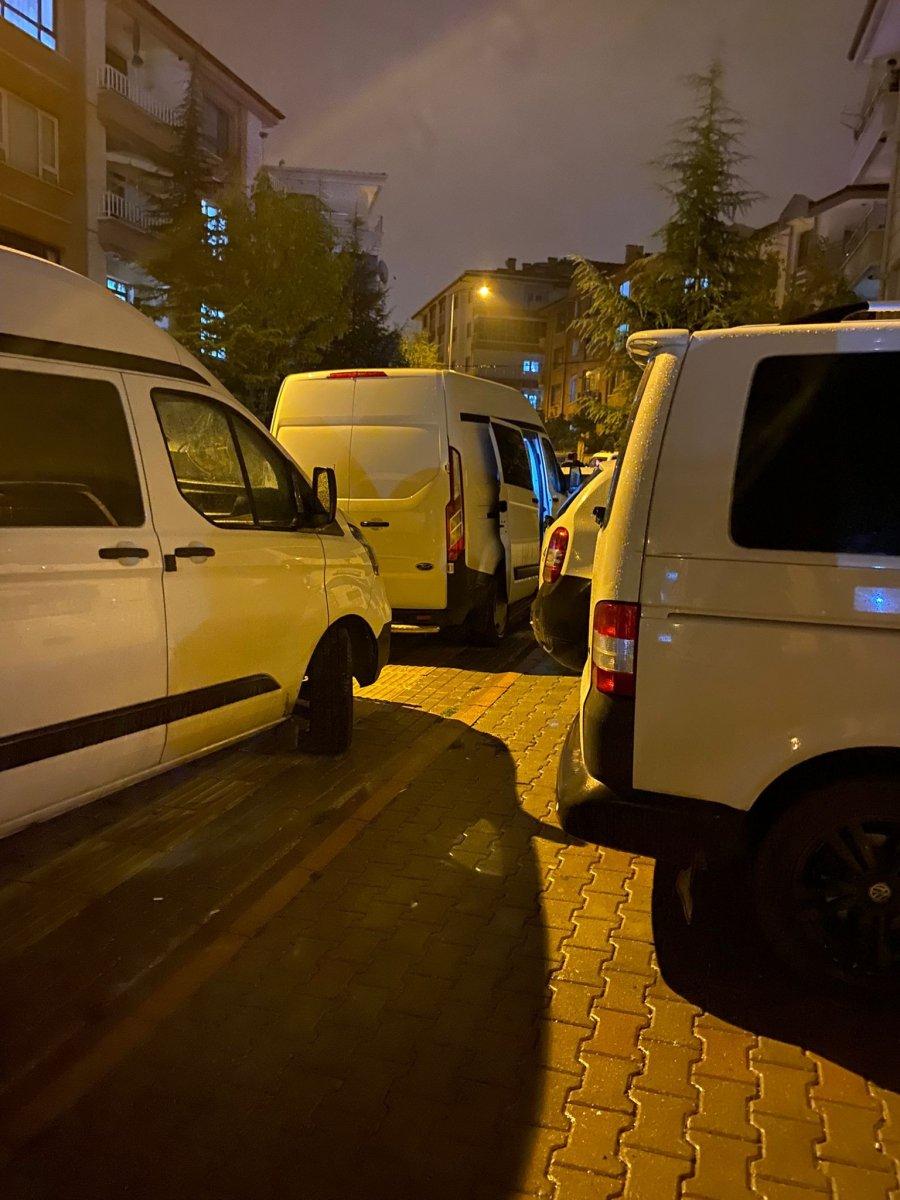 Ankara'da karısını ve iki çocuğunu bıçakla öldürdü