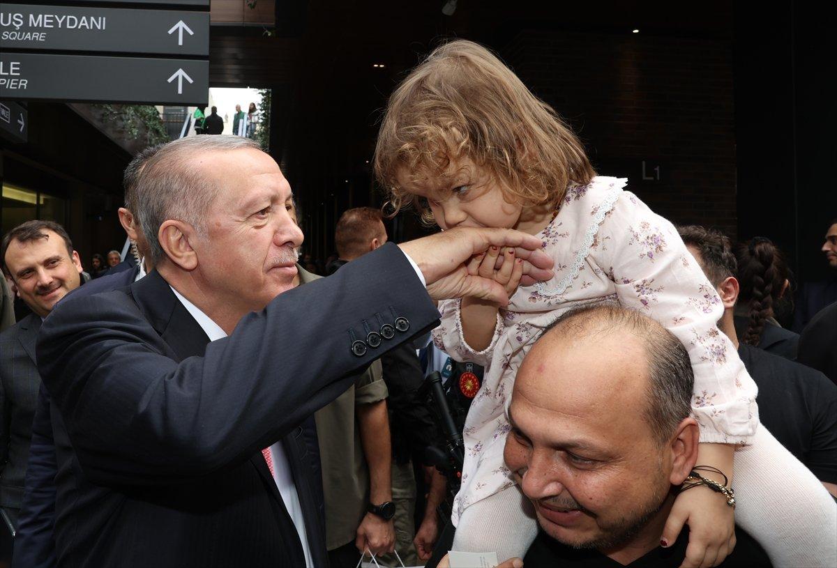 Cumhurbaşkanı Erdoğan'a İstanbul'da yoğun ilgi
