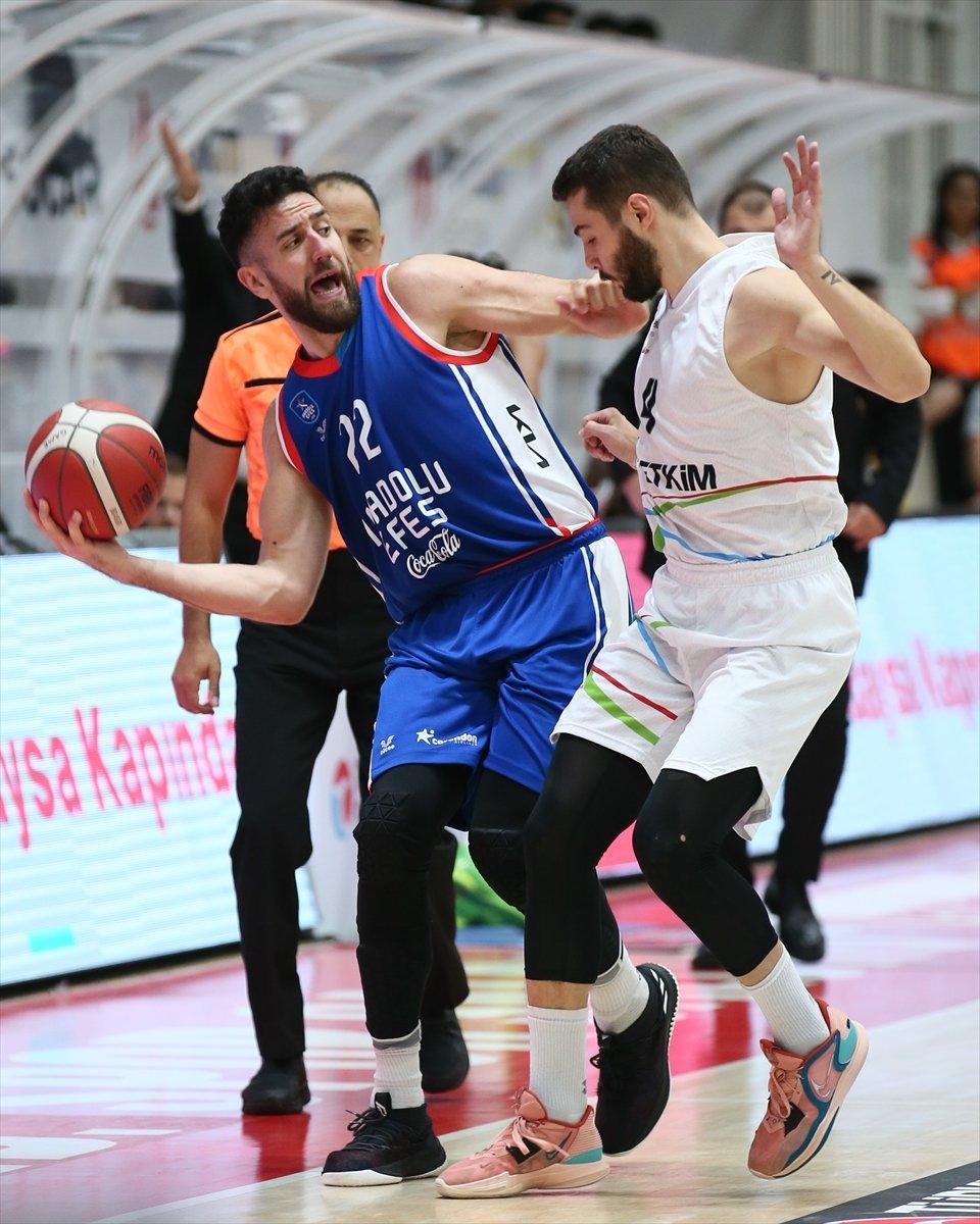 Anadolu Efes, Aliağa Petkimspor'u mağlup etti