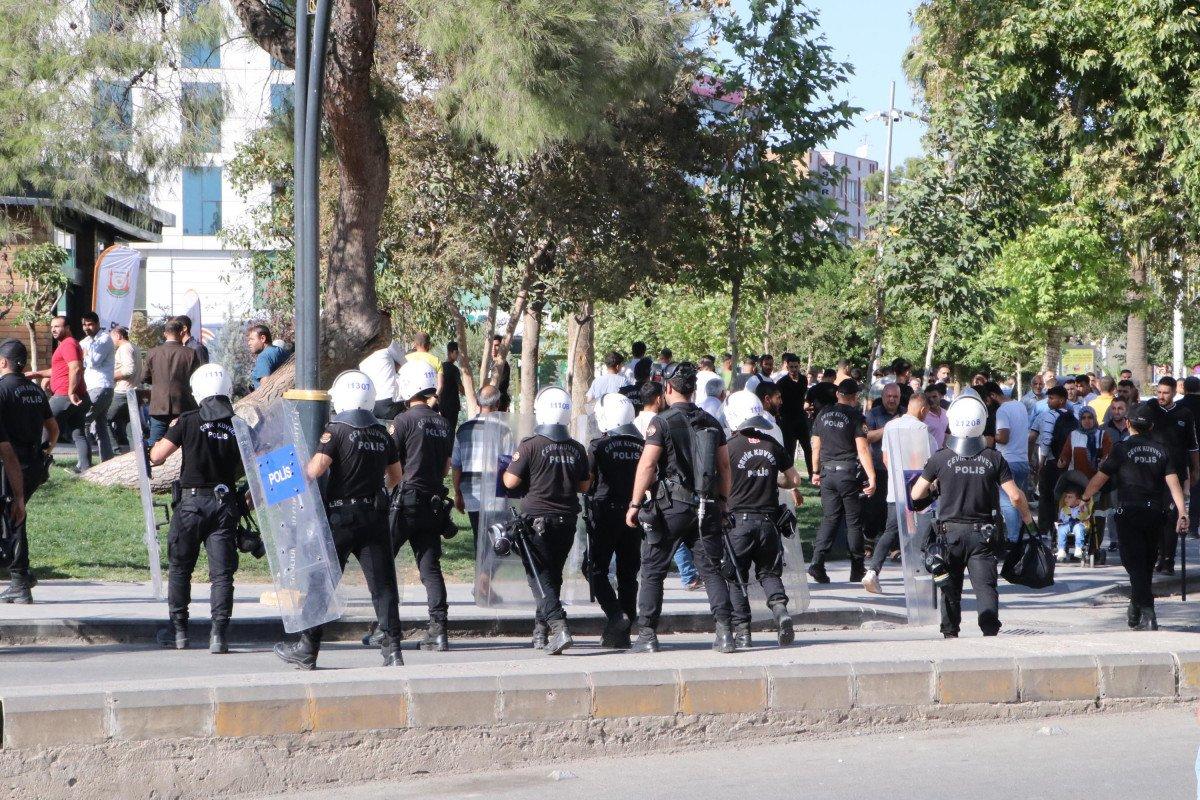 Terörist Abdullah Öcalan lehine slogan atan 5 kişi, gözaltına alındı