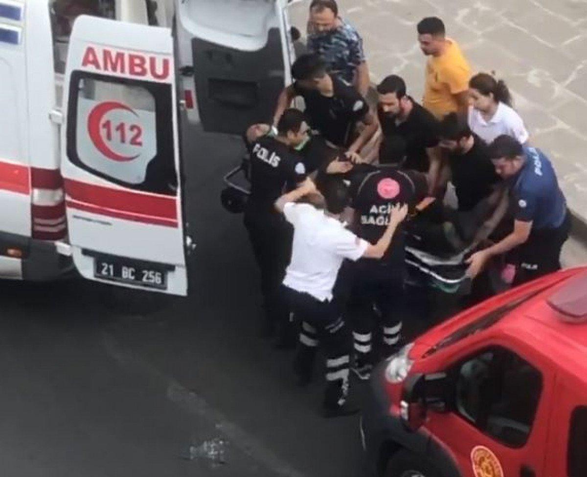 Diyarbakır’da, Yunus ekibi ile minibüs çarpıştı: 2 polis yaralı