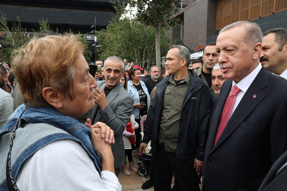 Cumhurbaşkanı Erdoğan'a İstanbul'da yoğun ilgi