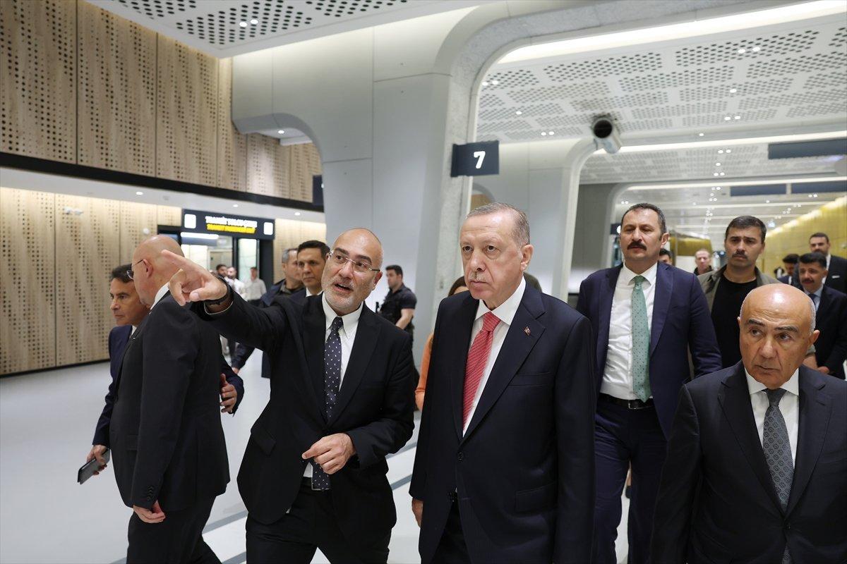 Cumhurbaşkanı Erdoğan'a İstanbul'da yoğun ilgi