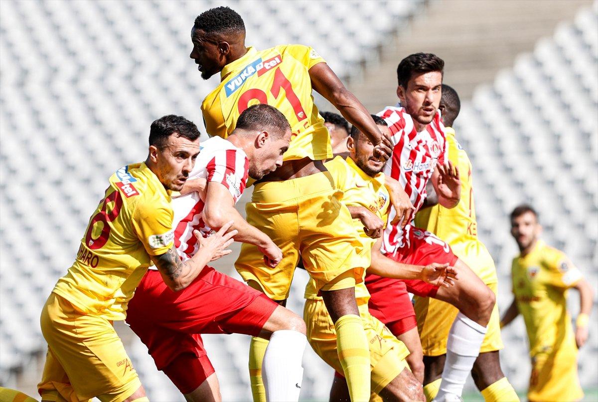 Ümraniyespor ile Kayserispor berabere kaldı