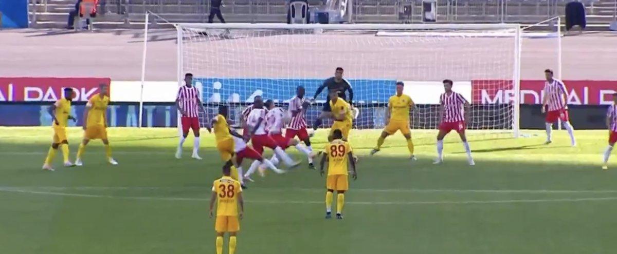 Ümraniyespor ile Kayserispor berabere kaldı