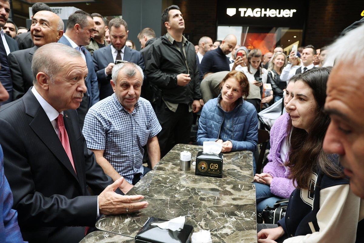 Cumhurbaşkanı Erdoğan'a İstanbul'da yoğun ilgi