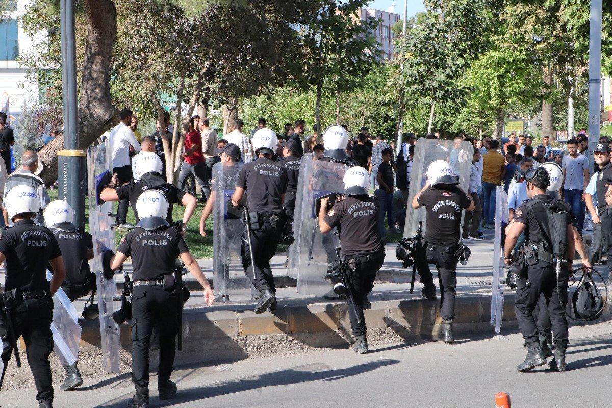 Terörist Abdullah Öcalan lehine slogan atan 5 kişi, gözaltına alındı