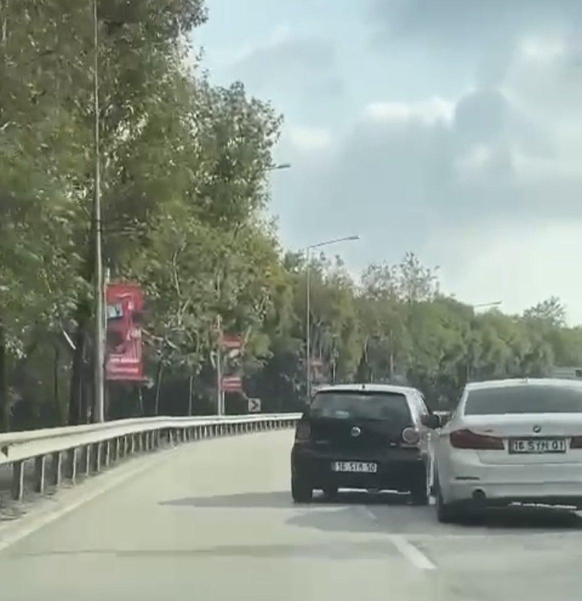 Bursa'da hatalı sollama kazayı getirdi