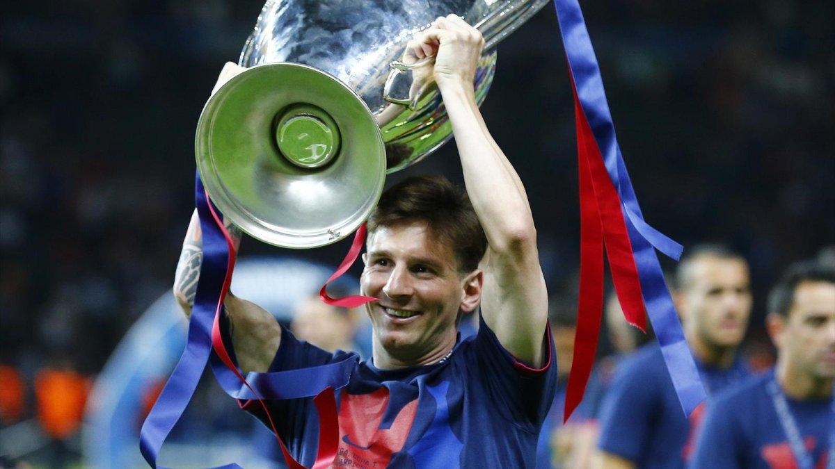 Barcelona, Lionel Messi'nin heykelini dikecek