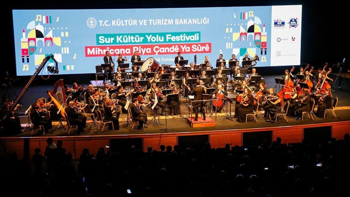 Cumhurbaşkanlığı Senfoni Orkestrası'ndan 13 yıl sonra Diyarbakır'da konser