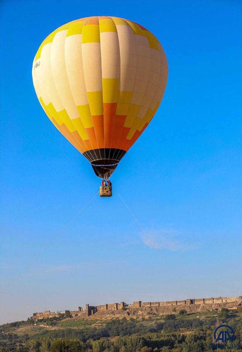 Diyarbakır Sur Kültür Festivali'nde Kapadokya'yı kıskandıracak balon manzaraları