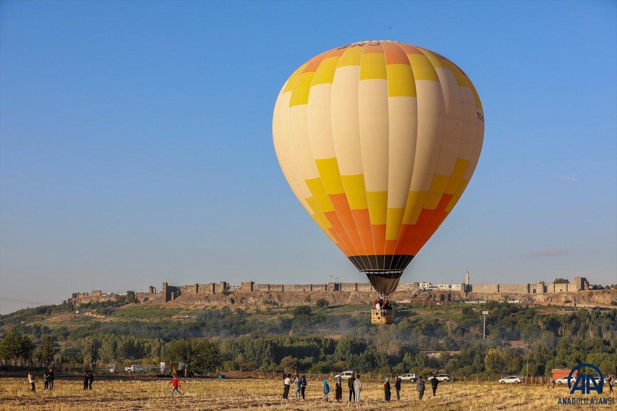 Diyarbakır Sur Kültür Festivali'nde Kapadokya'yı kıskandıracak balon manzaraları