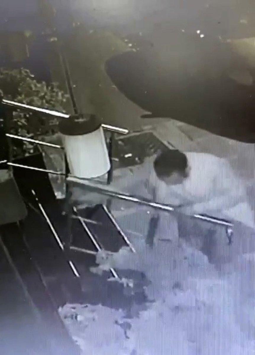 Bayrampaşa'da hırsızların hedefi merdiven korkulukları oldu