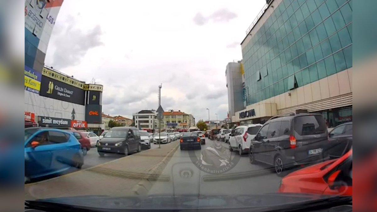 İstanbul'da trafik magandası kadın sürücü, sınırları zorladı