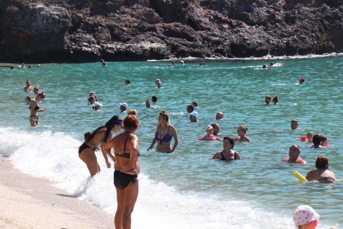Alanya'da deniz suyu sıcaklığı 26 derece