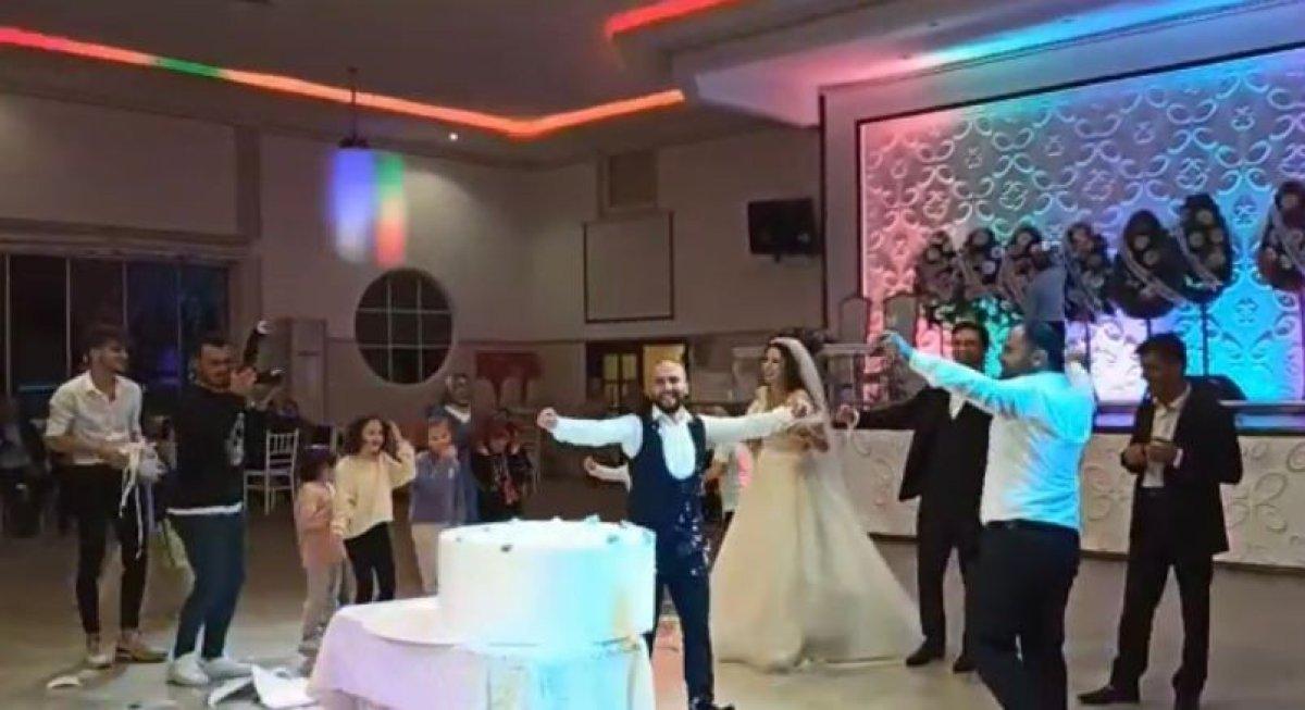 Trabzon'da dünyaevine giren çiftin pastasından kuzeni çıktı