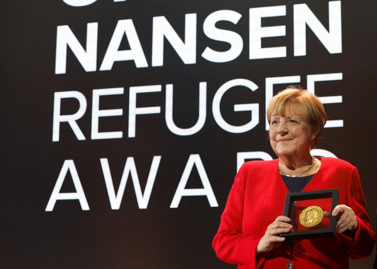 Eski Almanya Başbakanı Merkel, 2022 Nansen Mülteci Ödülü'nü aldı