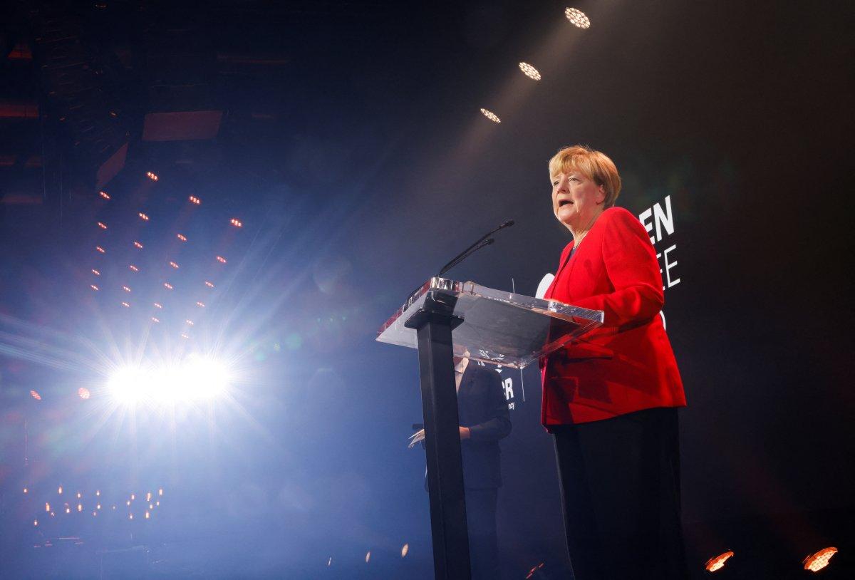 Eski Almanya Başbakanı Merkel, 2022 Nansen Mülteci Ödülü'nü aldı