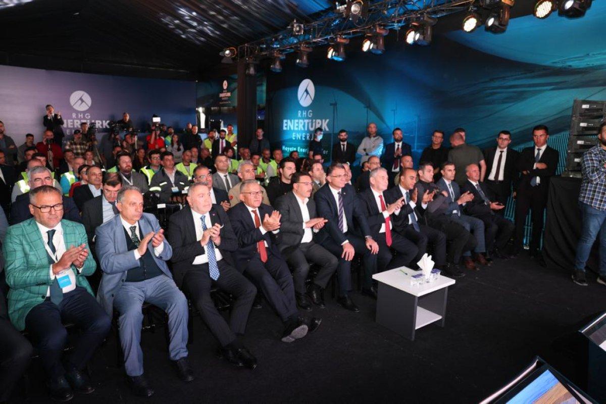 Doğu Anadolu’nun güneş takip sistemli en büyük güneş enerji santrali açıldı