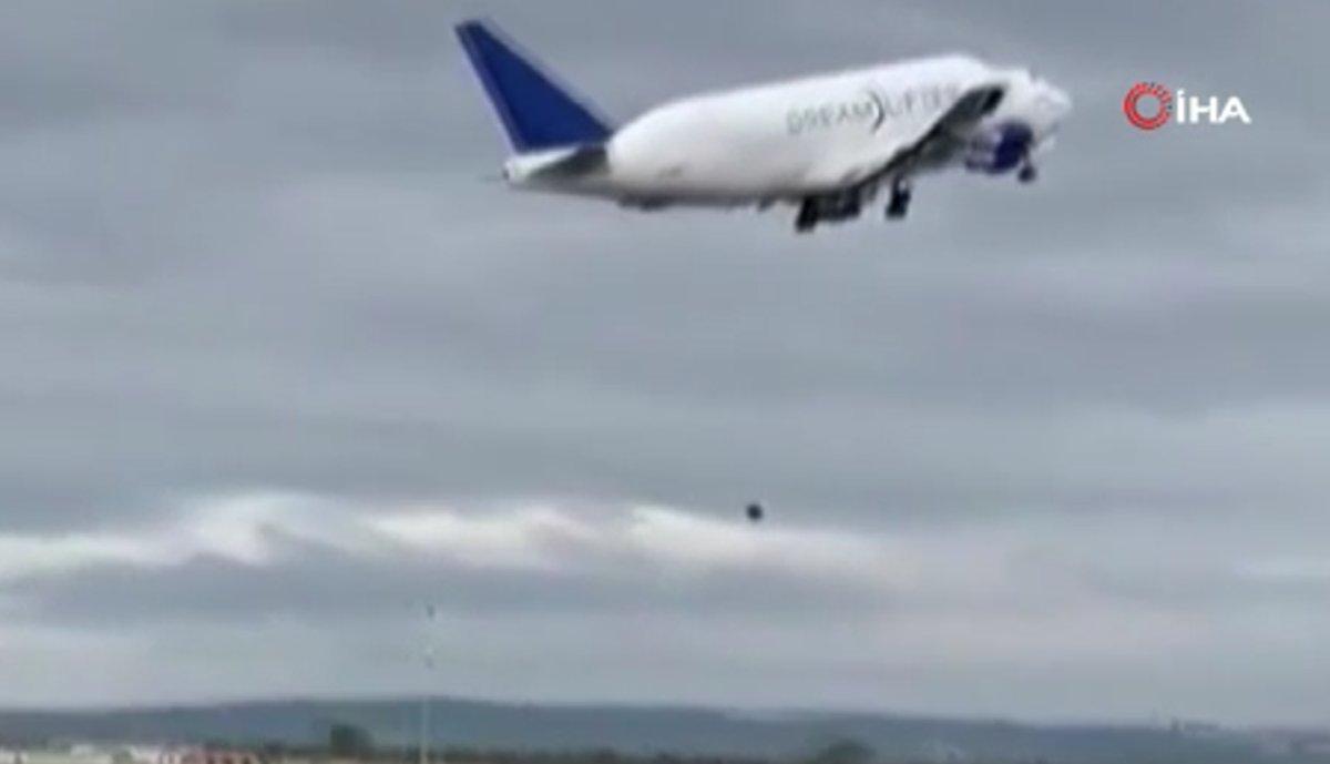 İtalya’da kalkış yapan kargo uçağının tekerleği düştü