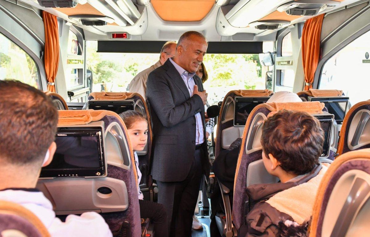 Esenyurt'ta, 57 Suriyeli daha ülkesine uğurlandı