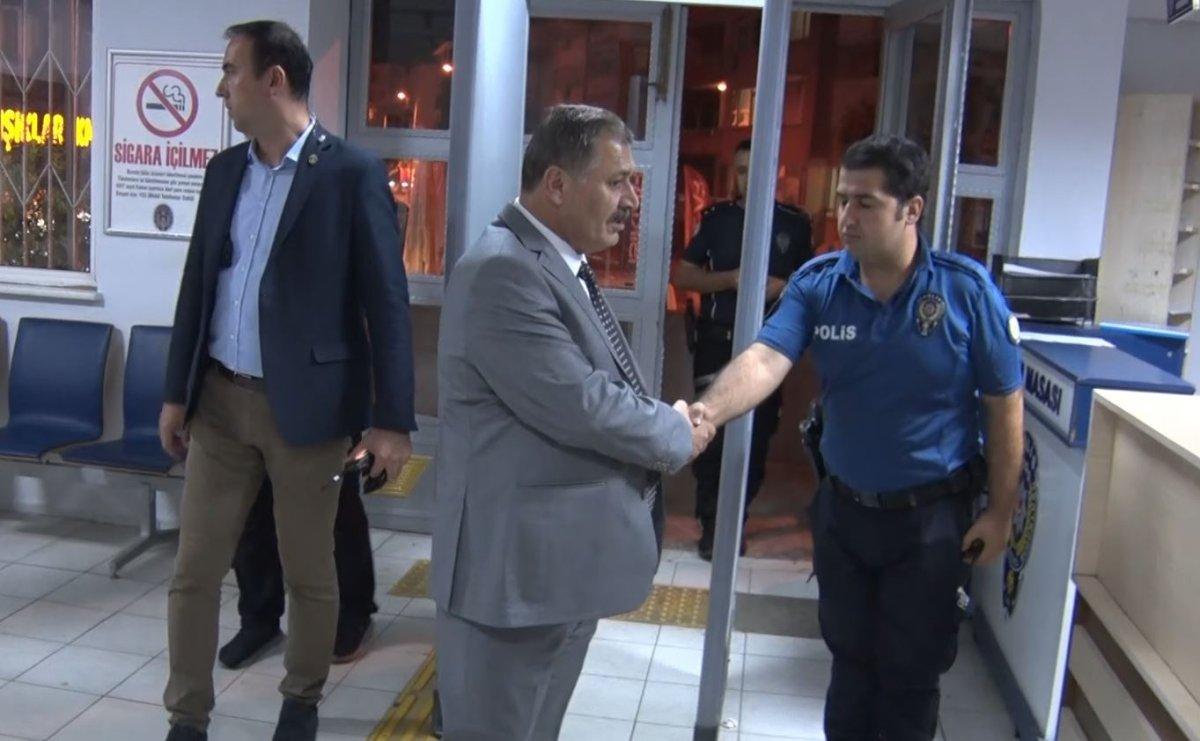 Antalya'da emniyet müdürü gece yürüyerek denetim yaptı