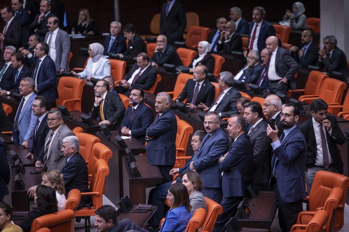 Sosyal medyada dezenformasyon yasası görüşmeleri: Muhalefet TBMM'yi sabote etti