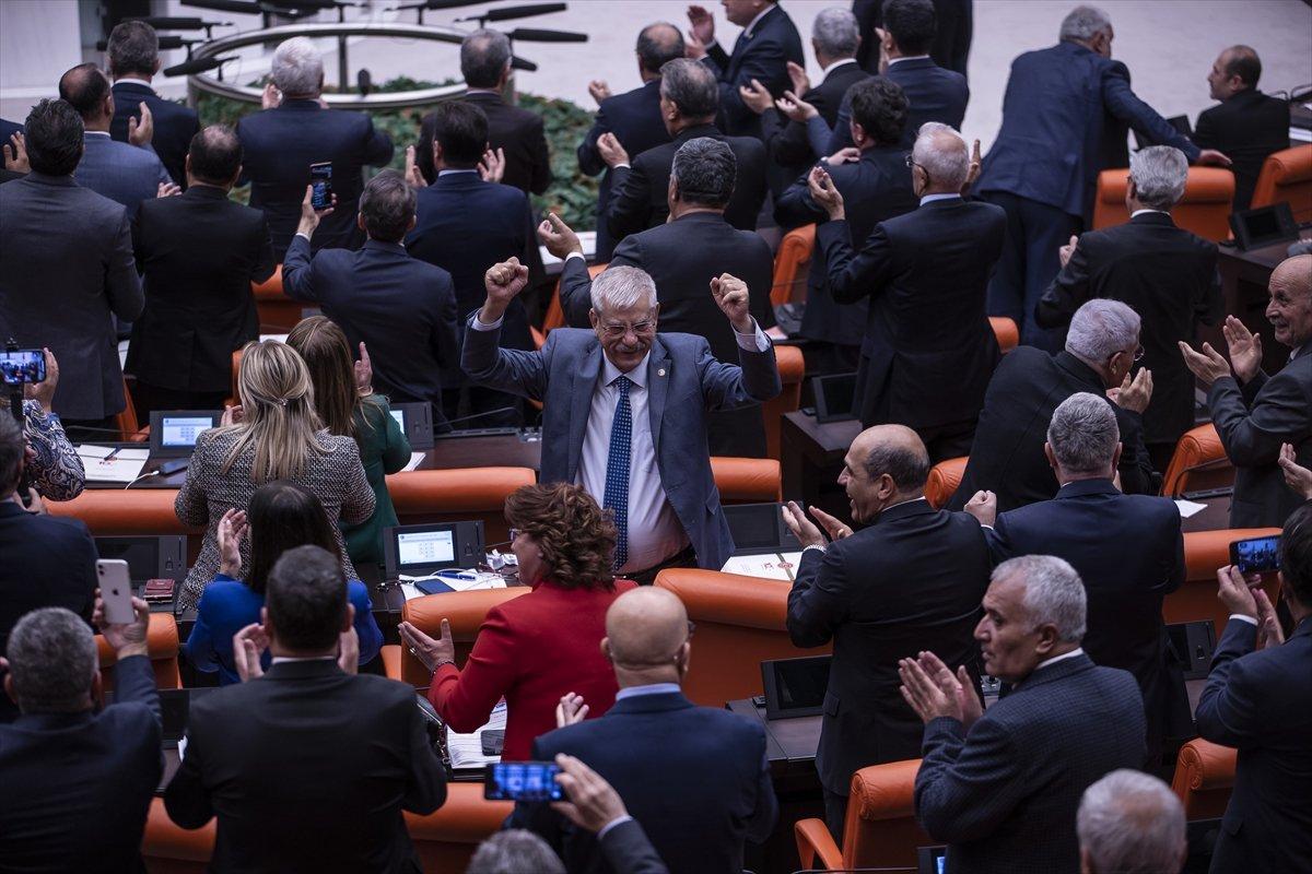 Sosyal medyada dezenformasyon yasası görüşmeleri: Muhalefet TBMM'yi sabote etti