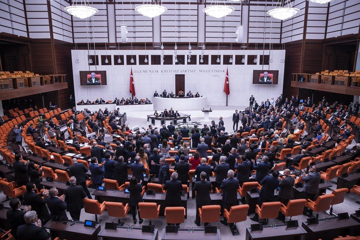 Sosyal medyada dezenformasyon yasası görüşmeleri: Muhalefet TBMM'yi sabote etti