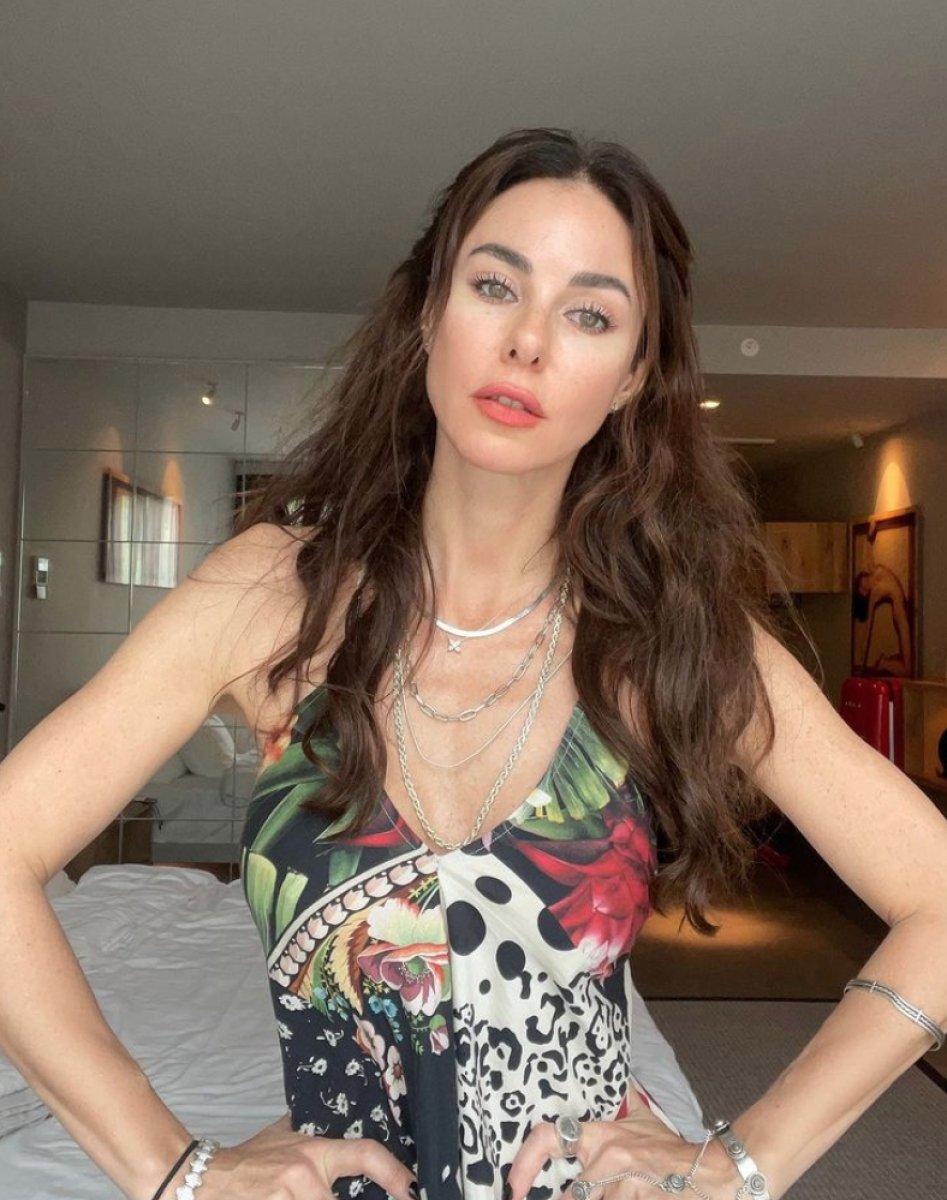 Defne Samyeli'den kas şov