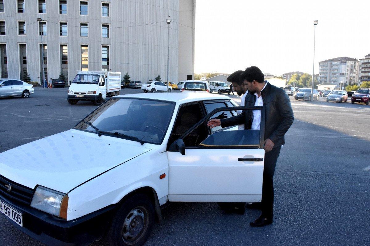 Malatya'da aracını son model iPhone ile takas etti