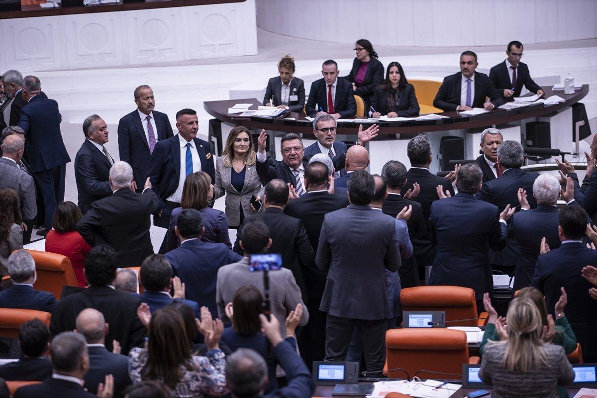 Sosyal medyada dezenformasyon yasası görüşmeleri: Muhalefet TBMM'yi sabote etti