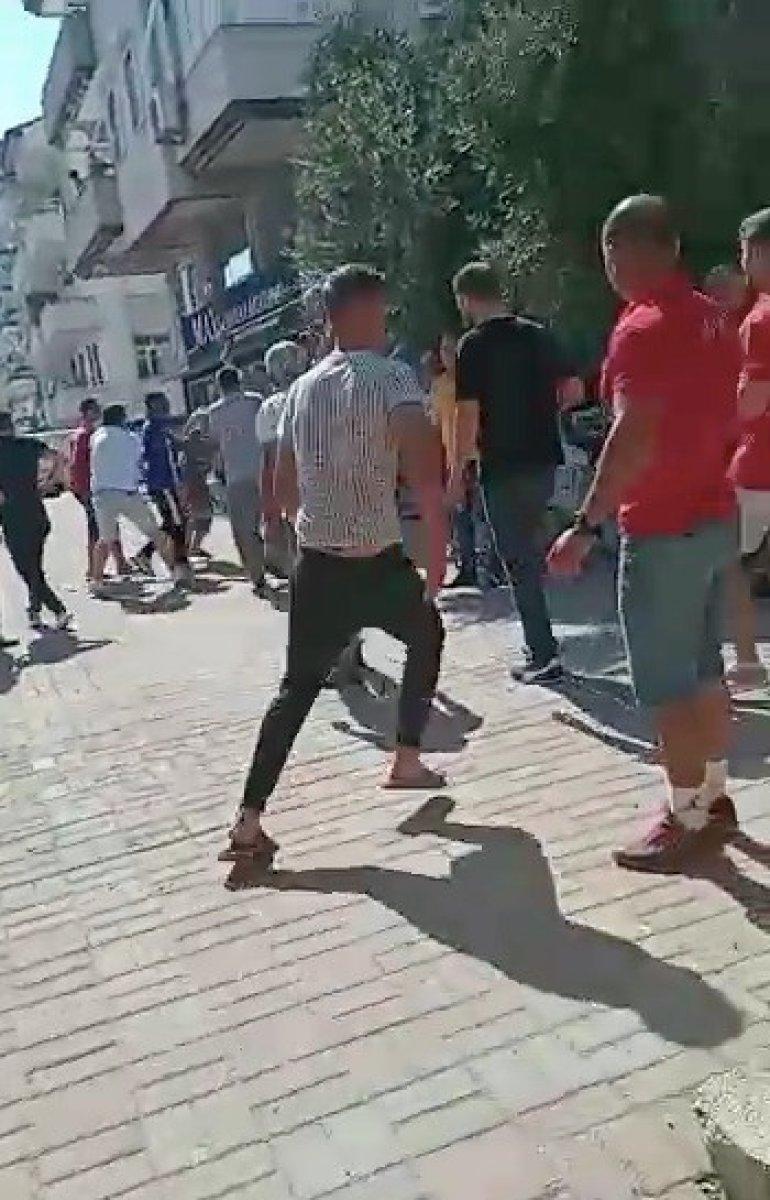 Antalya'da dilendirdiği karısını para için dövdü