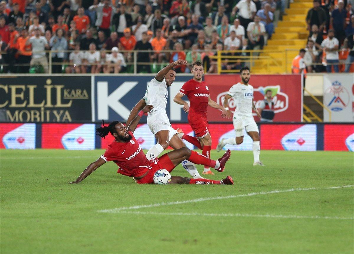 Alanyaspor, Antalyaspor'u mağlup etti