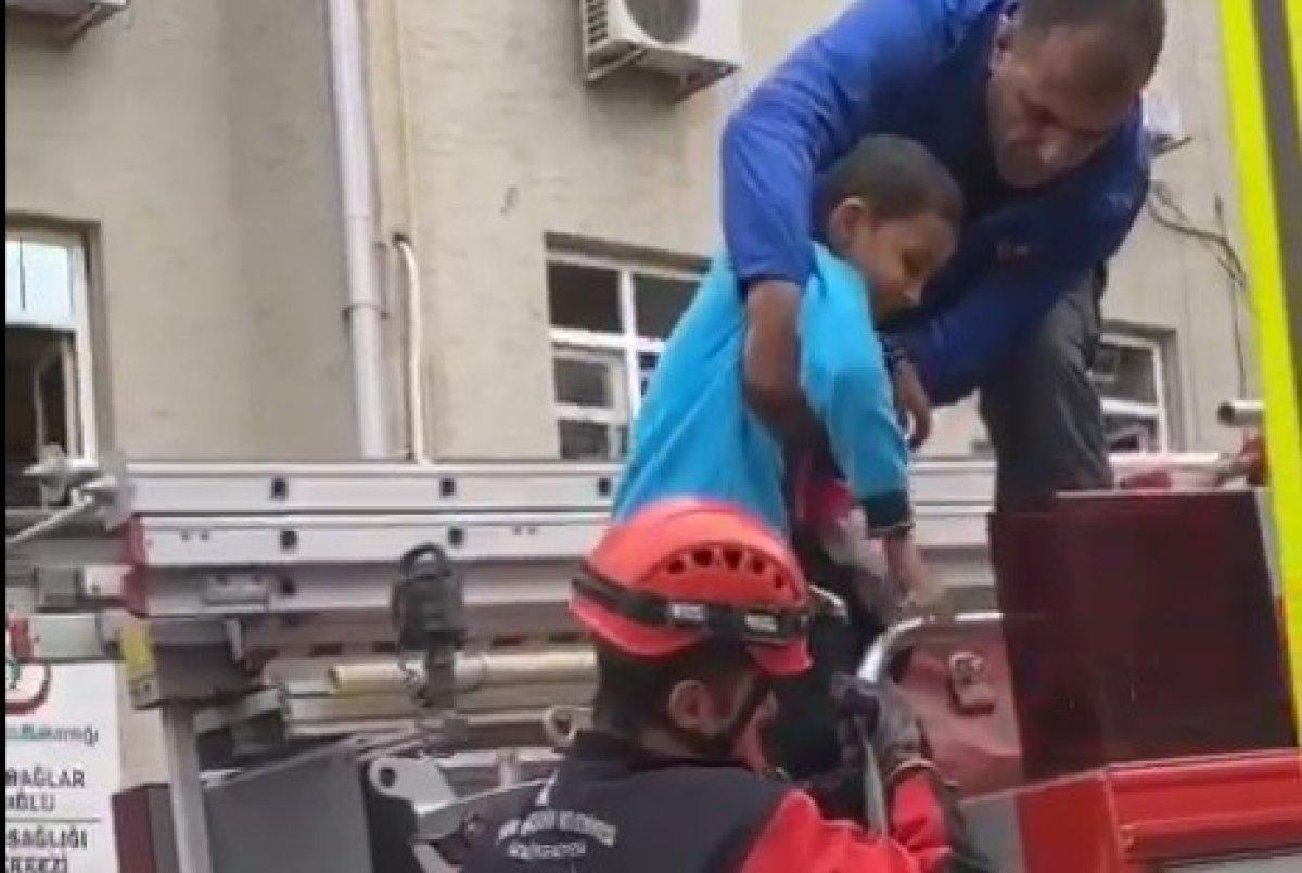 İzmir'de Aile Sağlığı Merkezinde yangın çıktı